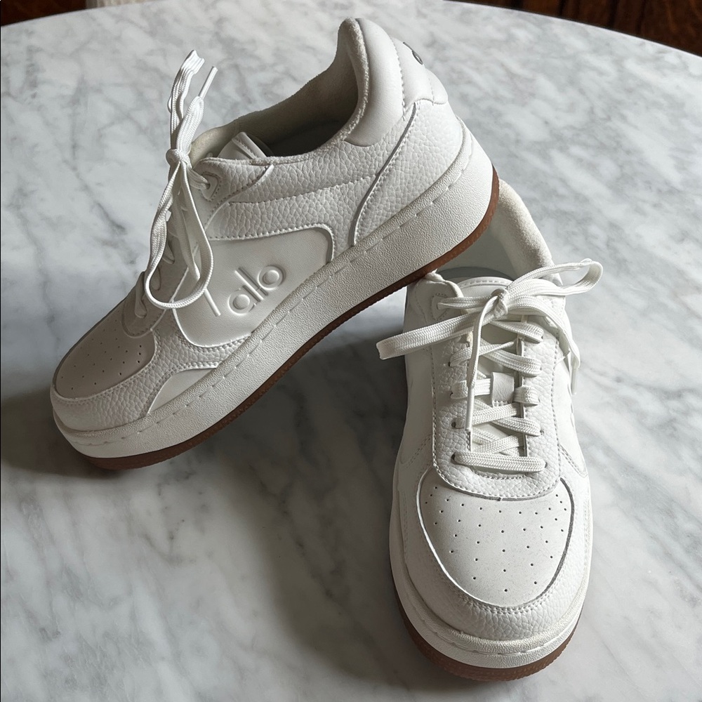 ALO “Recovery Mode” White/Gum Sneakers - new, never worn